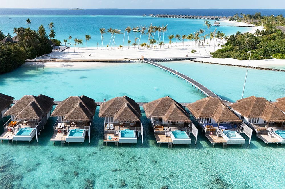 Maldives Vs Bora Bora For Couples: Which Is Better? The Best Resorts In The Maldives And Bora Bora For Couples